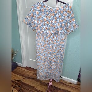 Piper and Scoot XS Floral Short-Sleeve Midi Dress in Light Blue and Peach spring